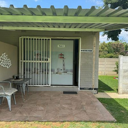 The Lighthouse Guesthouse Welkom Exterior photo