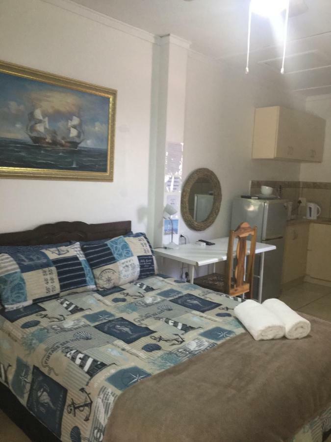 The Lighthouse Guesthouse Welkom Exterior photo